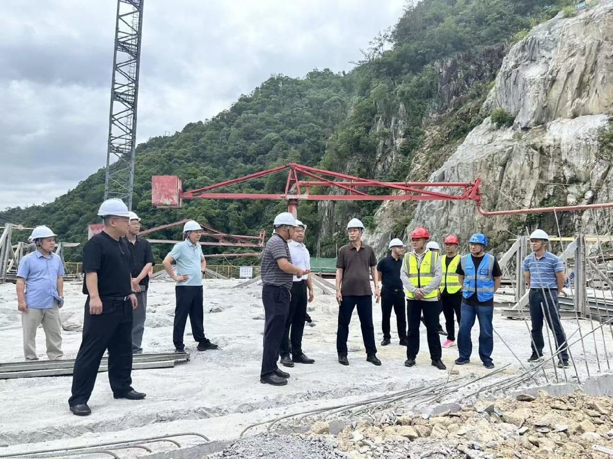 筑牢安全防线 打造优质工程——翁源县委书记高忠视察园洞水库项目